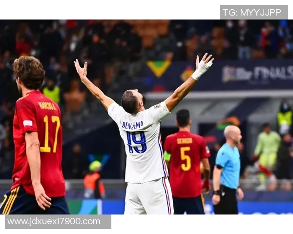 法国足球明星本泽马个人生平及职业成就全方位解析